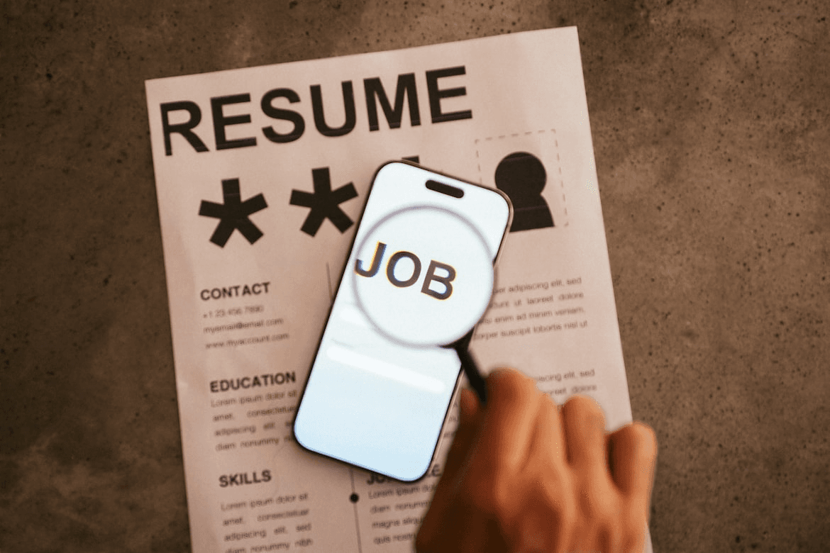 Trouver un emploi rapidement : Guide stratégique complet 2026